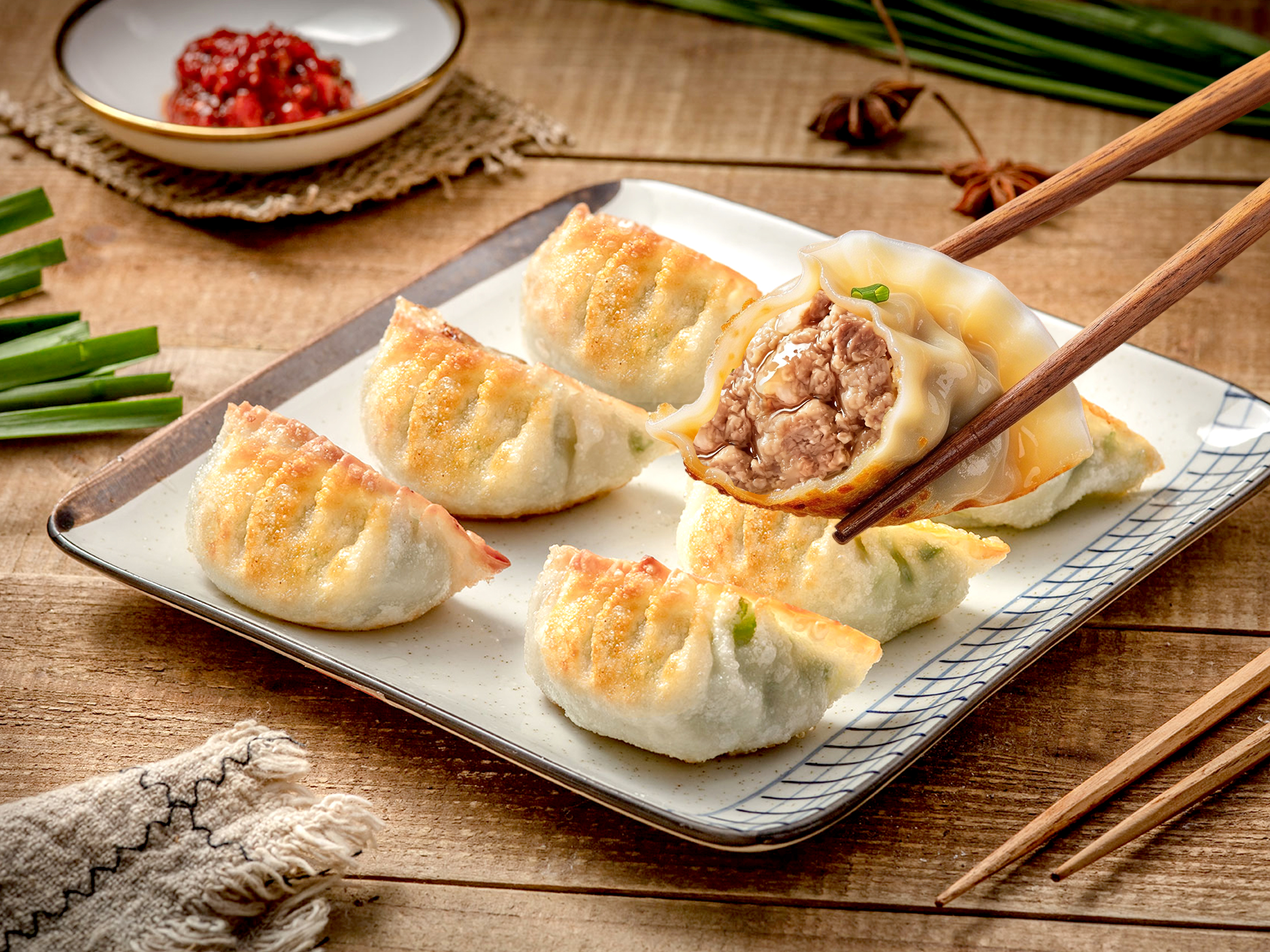 Empanadillas chinas de cerdo a la plancha · imagen ilustrativa